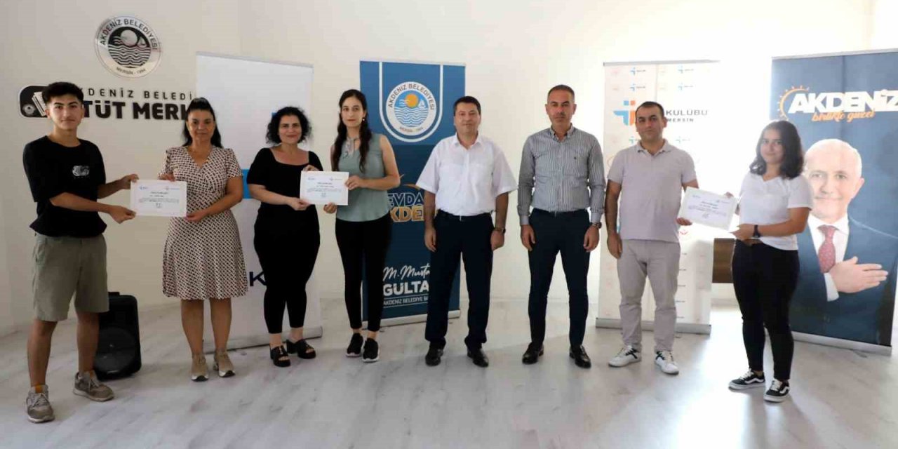 Akdenizli Gençlerin Sertifika Heyecanı