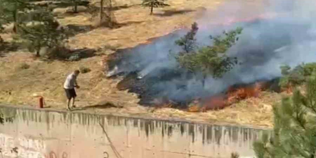 Çamlık Arazide Çıkan Yangına İlk Müdahaleyi Vatandaş Hortumla Yaptı