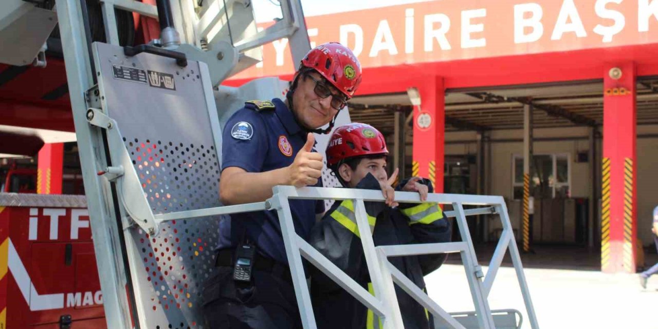 Zihinsel Ve Bedensel Engelli Umut’un ’itfaiye’ Hayali Gerçek Oldu