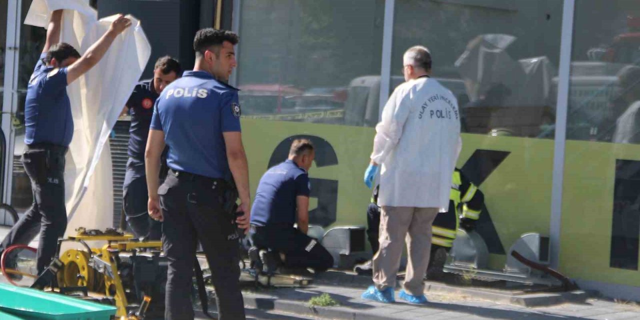 Genç Ses Sanatçısı Son Mesajını Annesine Atmış: "beni Affet"