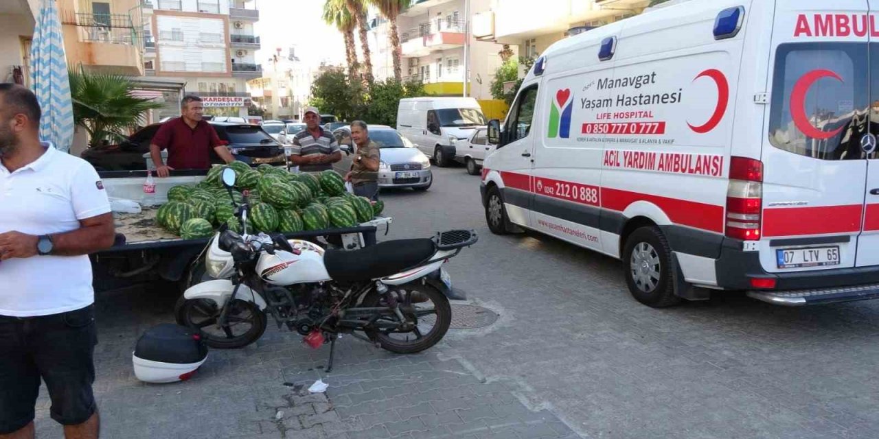 Manavgat’ta Motosikletle Otomobil Çarpıştı: 1 Yaralı