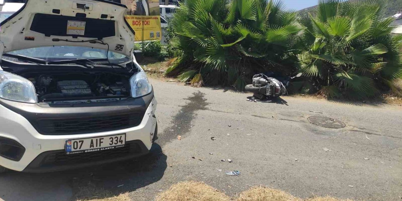 Sigortasız Motosikletle Kaza Yapan Ehliyetsiz Sürücü Yaralandı