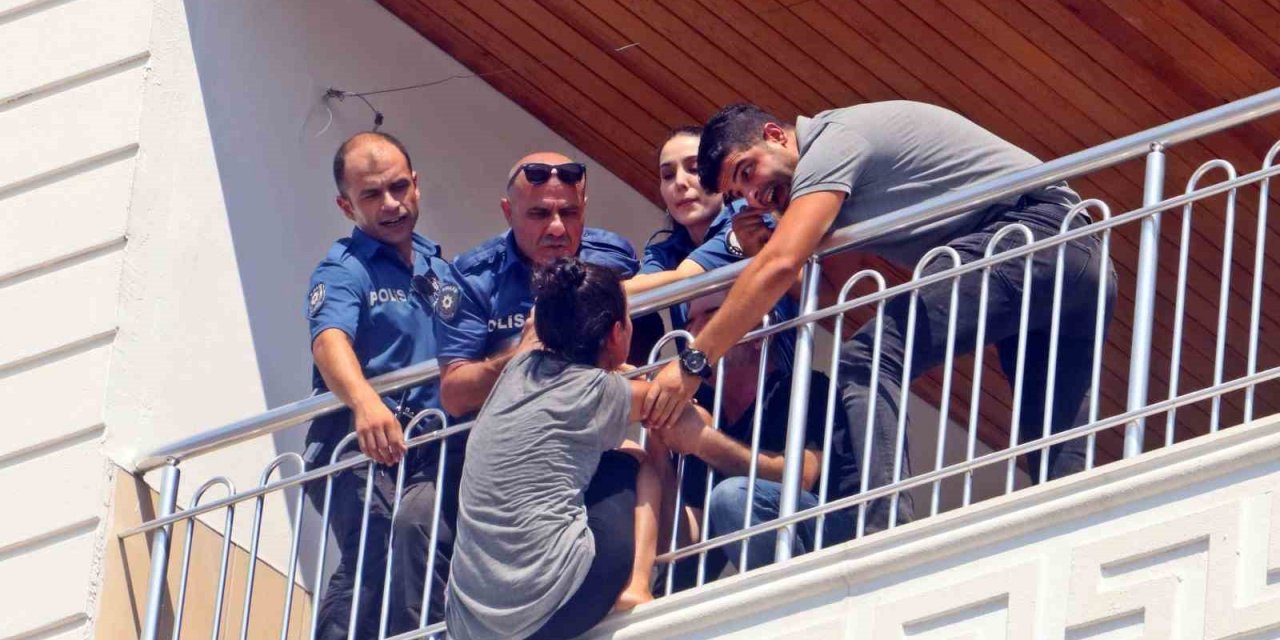 Babasından Daire Talebi Reddedilen Genç Kadın Çılgına Döndü