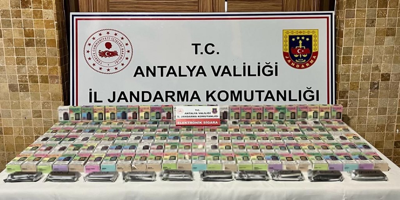 Antalya’da Kaçak 287 Elektronik Sigara Ele Geçirildi