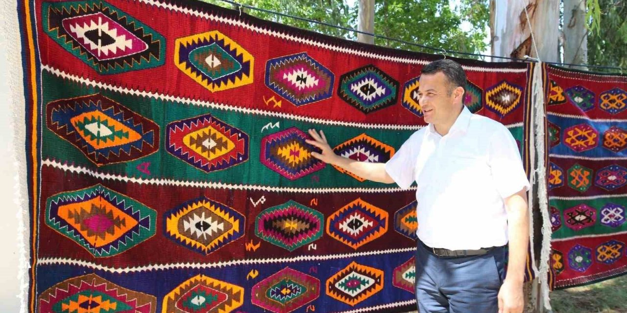 Kaş’ta “barak Kilimi” Dokumacılığı Başlatıldı