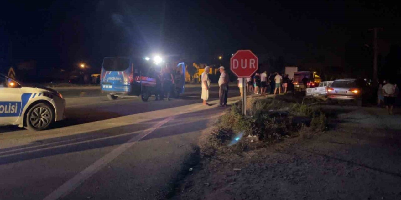 Gazipaşa’da Kamyonetle Otomobil Çarpıştı: 5 Yaralı