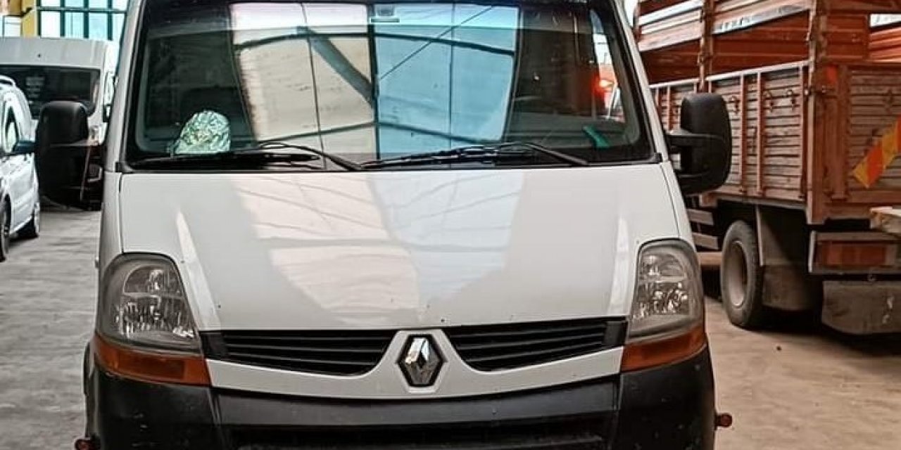 Eskişehir Yaş Sebze Ve Meyve Hali’ndeki İlginç Kaza Ucuz Atlatıldı