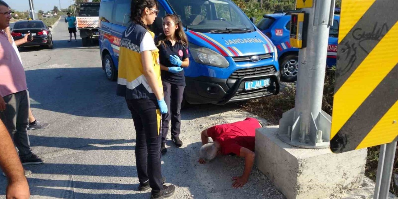 Kaza Yapan Alkollü Sürücü Jandarma Ve Sağlıkçıları Canından Bezdirdi