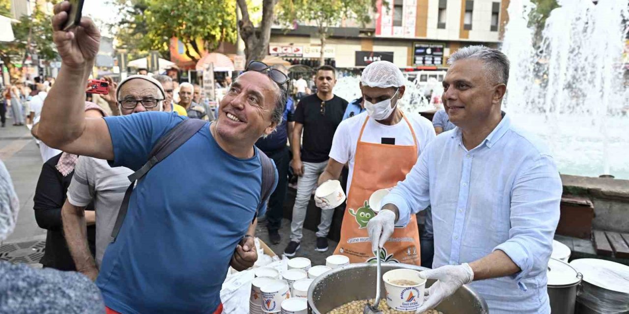 Muratpaşa’dan Aşure İkramı