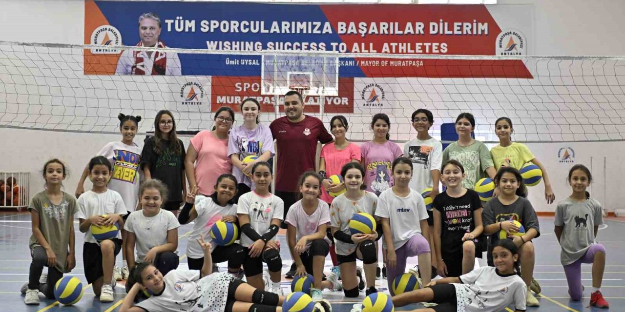Sadece Voleybol Değil Rakibe Saygıyı Da Öğreniyorlar