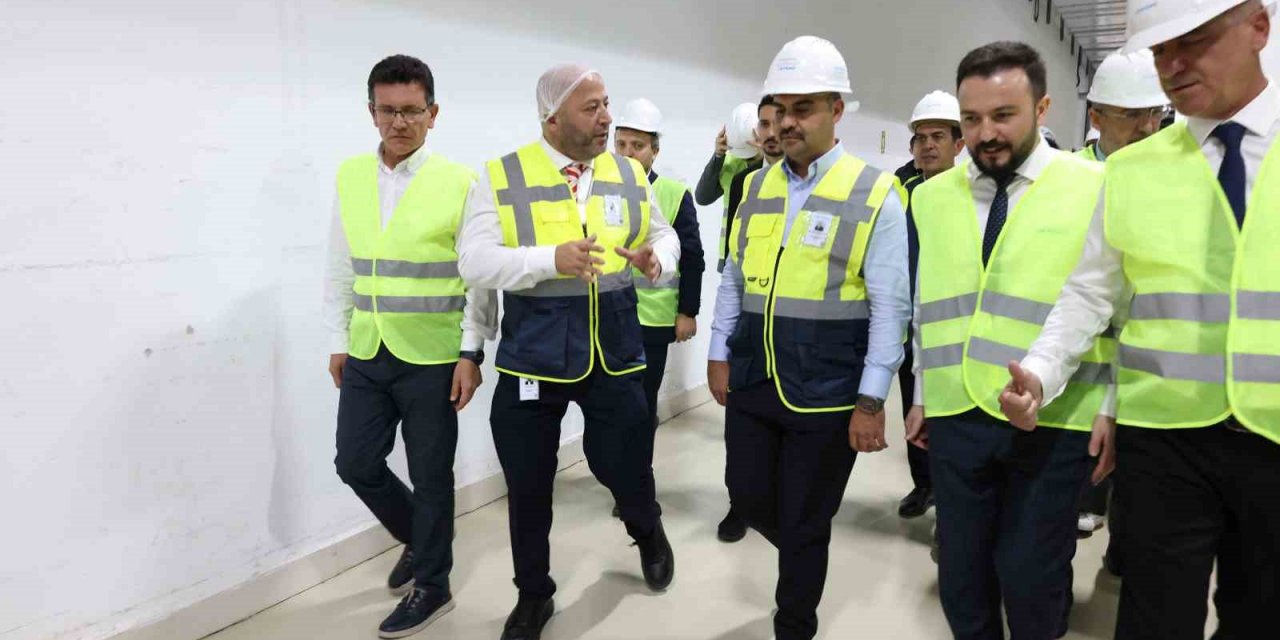 Bakan Kacır, Cw Enerji Tesislerini İnceledi