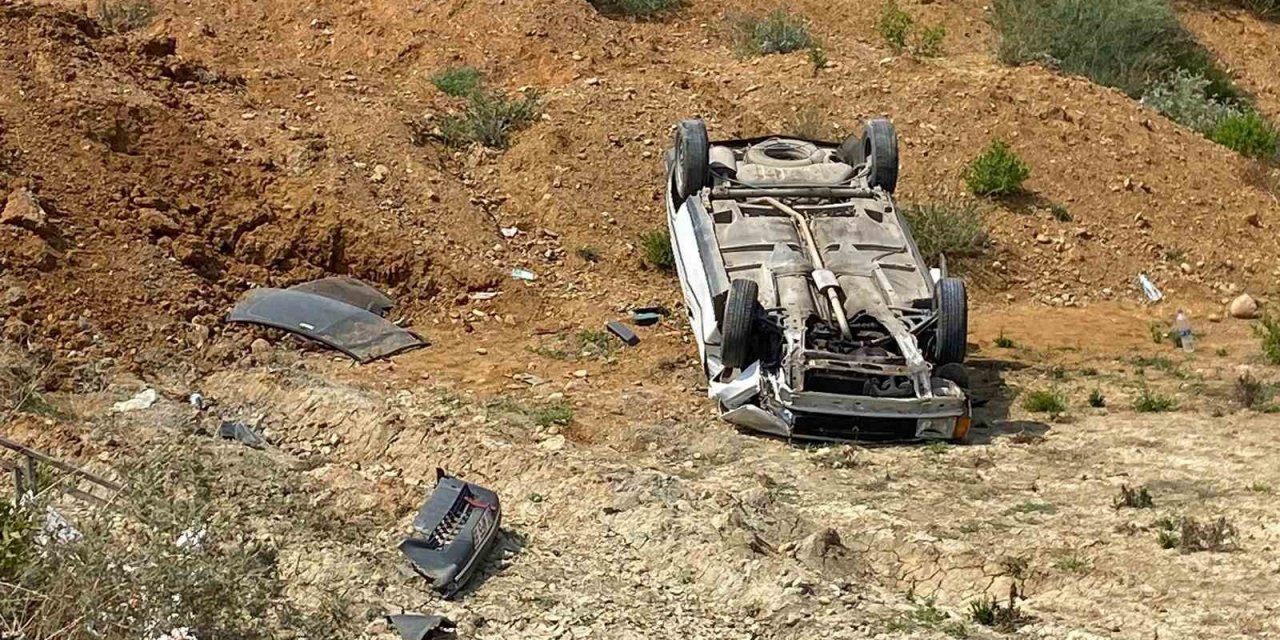 Antalya’da Yoldan Çıkan Otomobil Takla Attı: 2 Yaralı