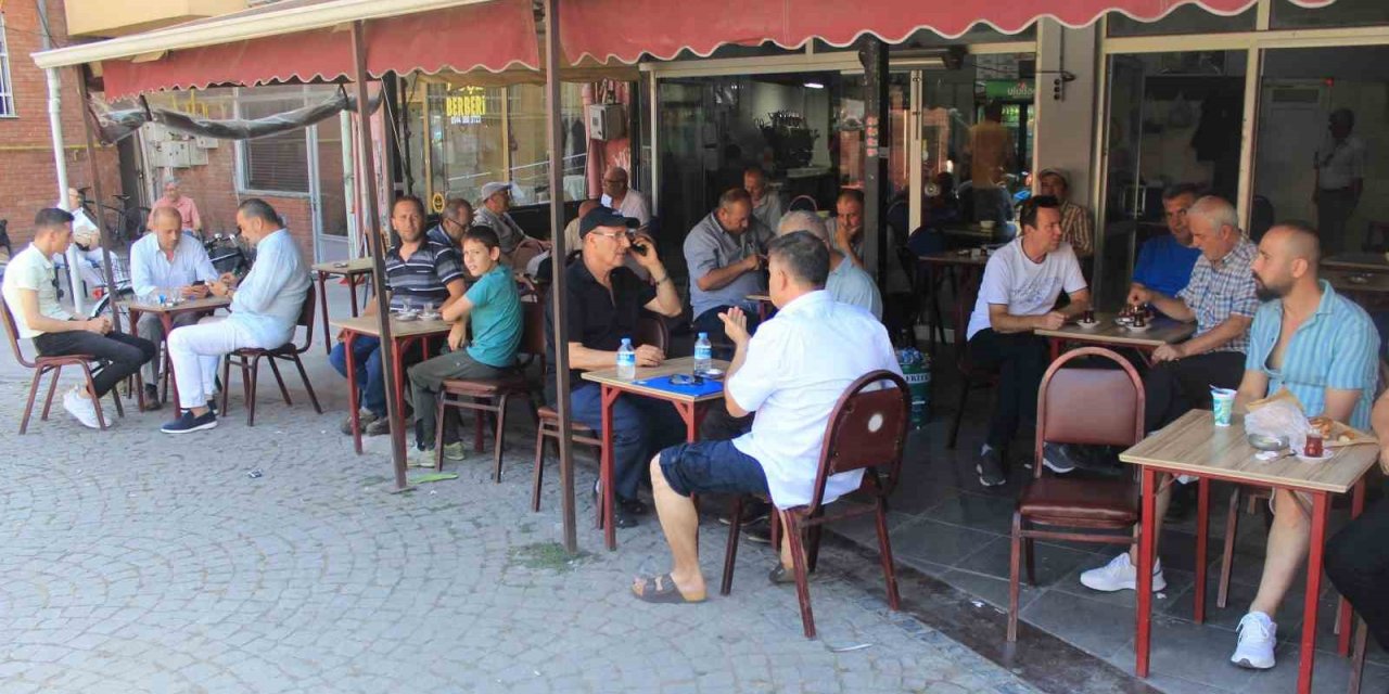 Eskişehir’de Kıraathane Sohbetleri Kültürü Hâlâ Yaşatılıyor