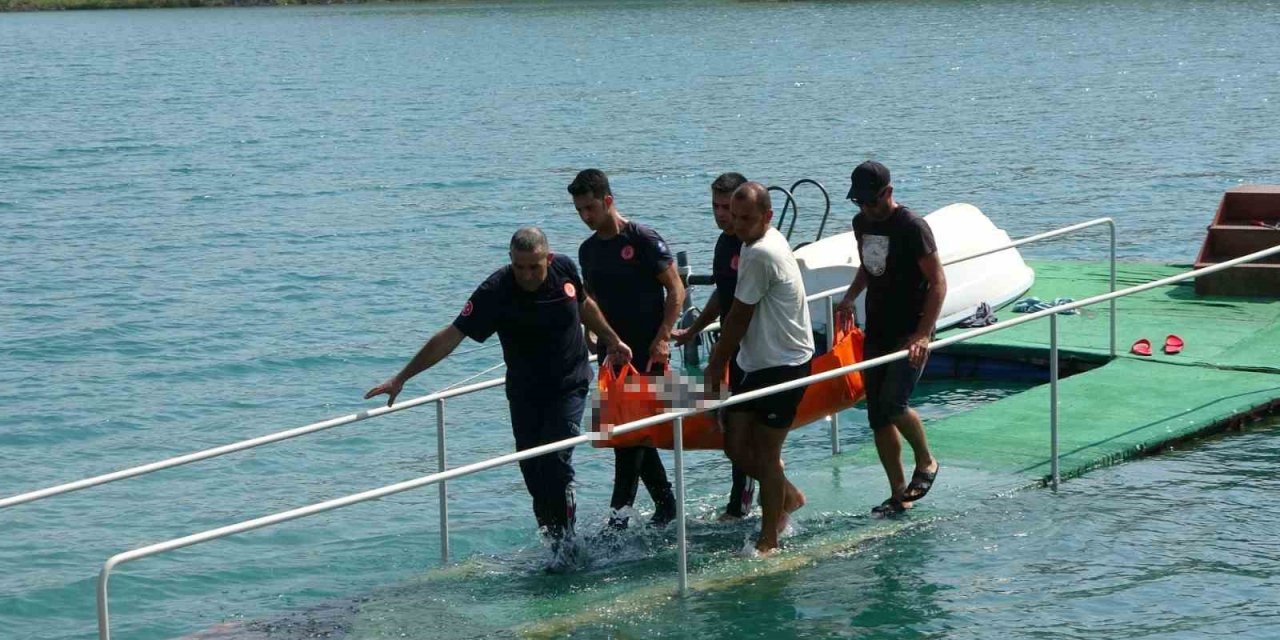 İngiliz Turist Yüzmek İçin Girdiği Irmakta Çevredekilerin Gözü Önünde Can Verdi
