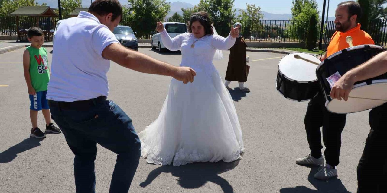 Down Sendromlu Büşra’nın Gelinlik Hayali Gerçek Oldu