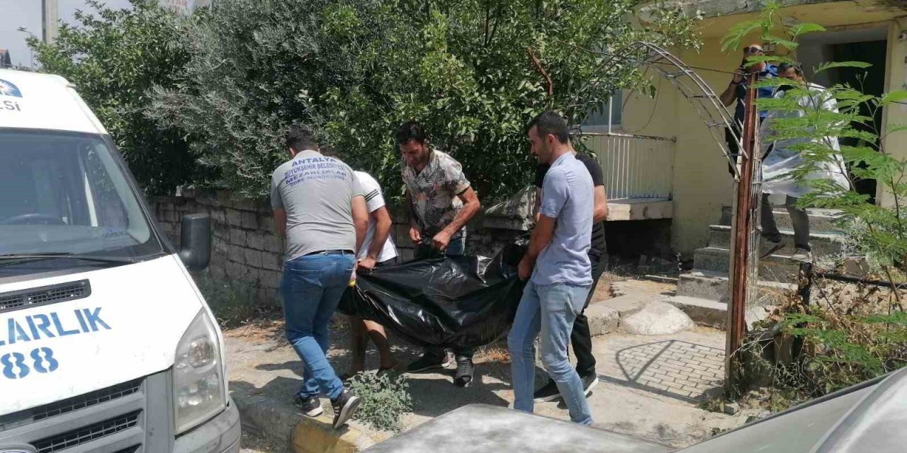 Otel Çalışanı Yatağında Ölü Bulundu