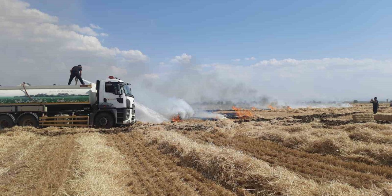 Konya’da Arpa Ekili Tarladaki Yangında Badem Ağaçları Zarar Gördü