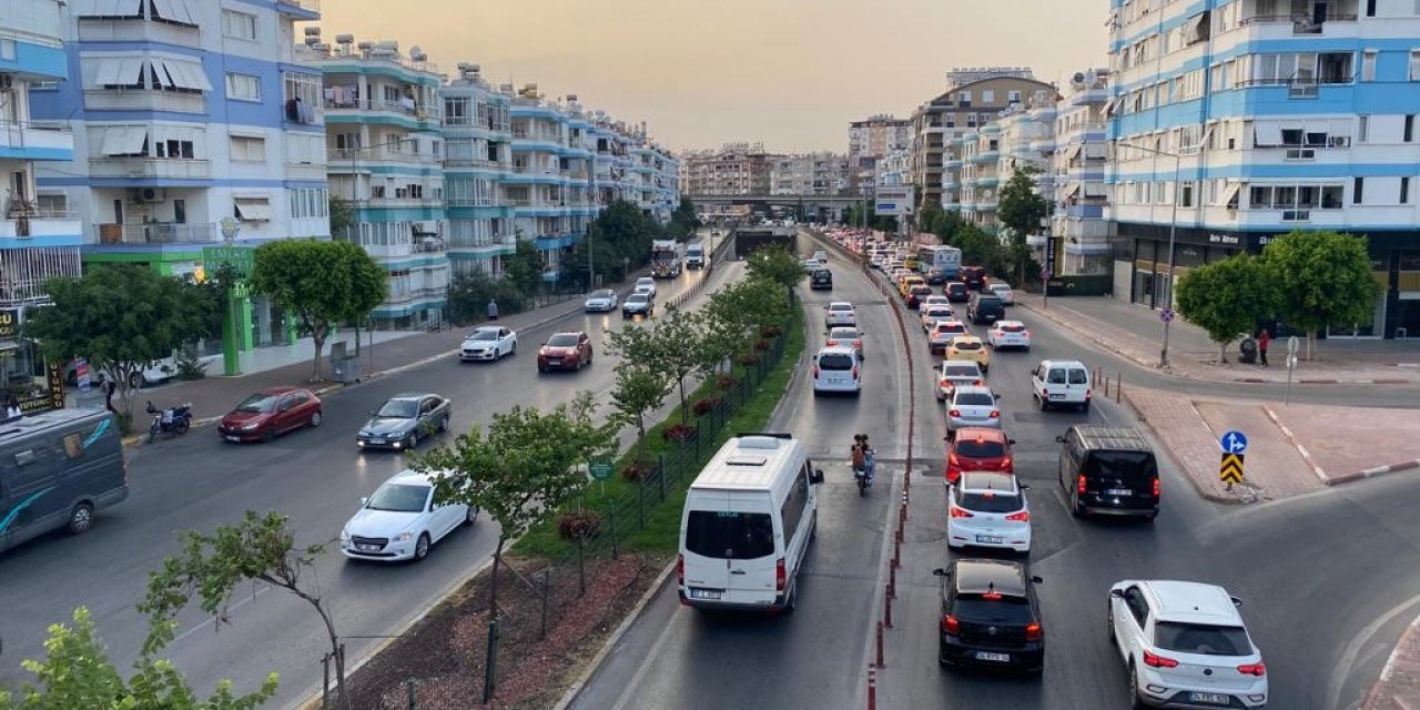 Antalya’da Motorlu Kara Taşıtları Sayısı 1 Milyon 399 Bin 627 Oldu