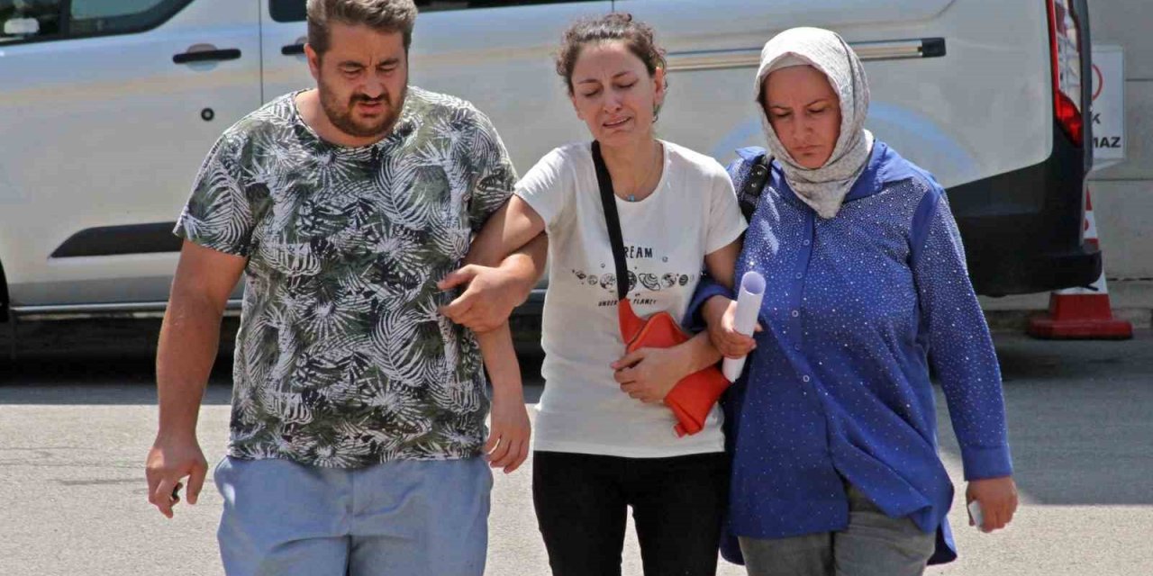 Kocası Tarafından Vahşice Öldürülen Genç Kadının Cenazesi Yakınlarına Teslim Edildi