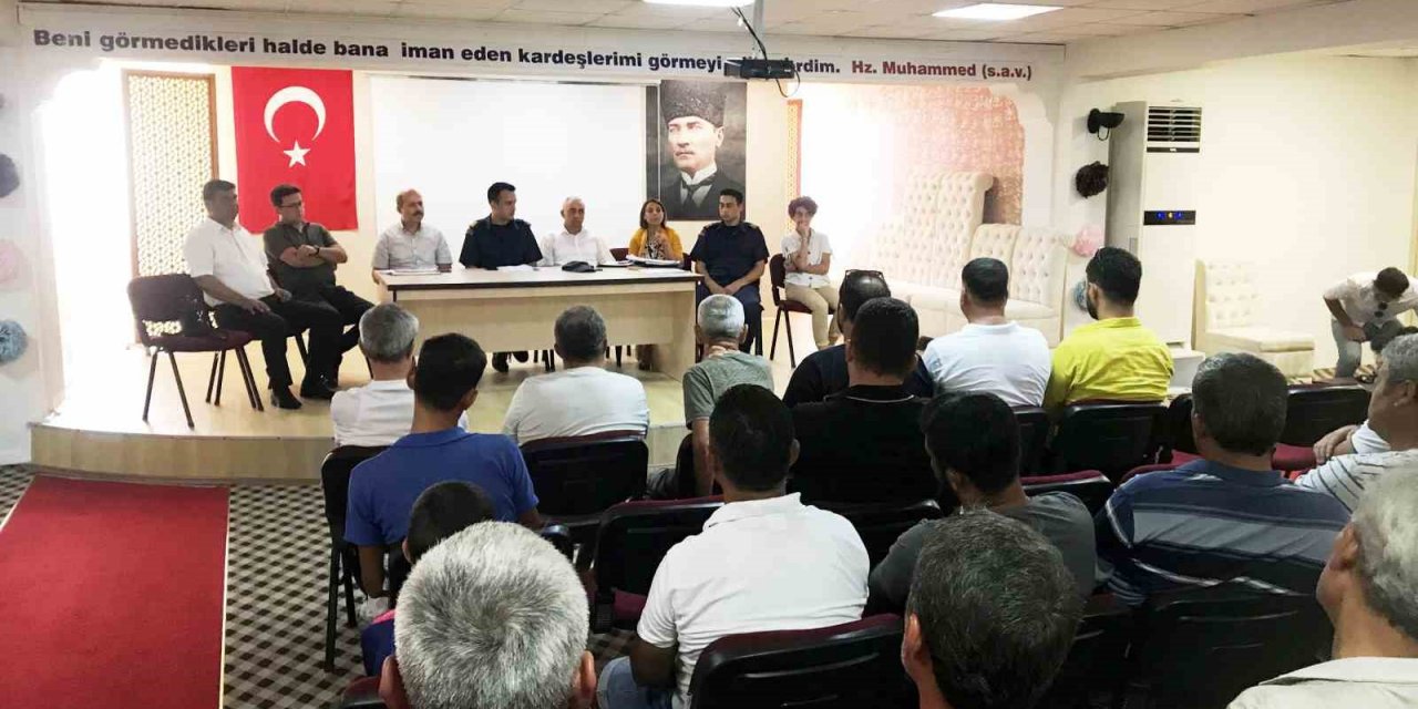 Mersin’de Balıkçılar Sezon Öncesi Bilgilendirildi
