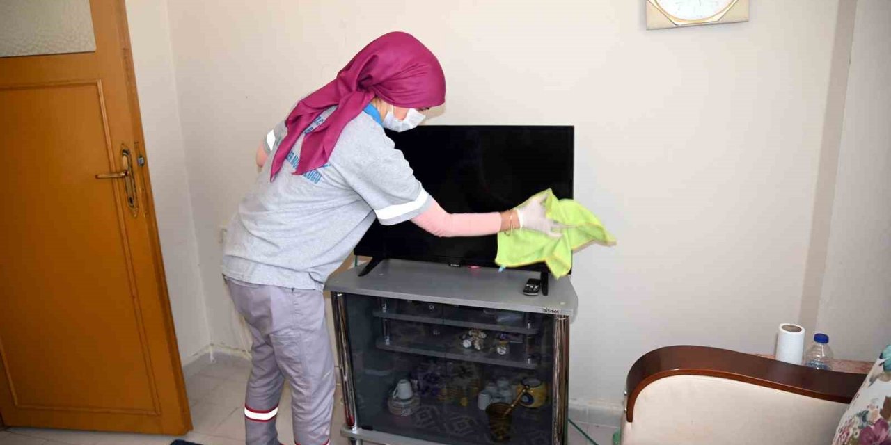 Manavgat’ta 560 Hanede Evde Bakım Hizmeti Devam Ediyor