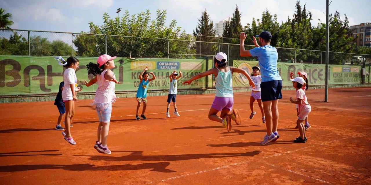Çocuklar Dra-masal Yöntemiyle Tenis İle Tanışıyor