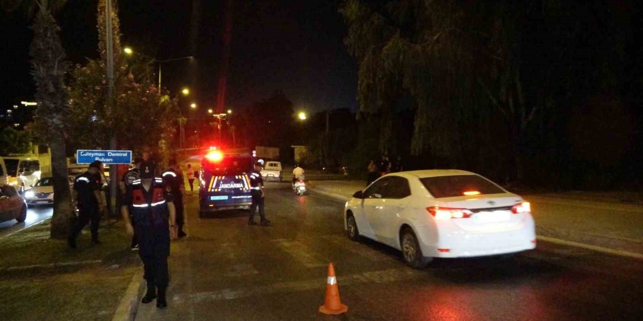 Ticari Taksinin Çarptığı Kadın Yaralandı