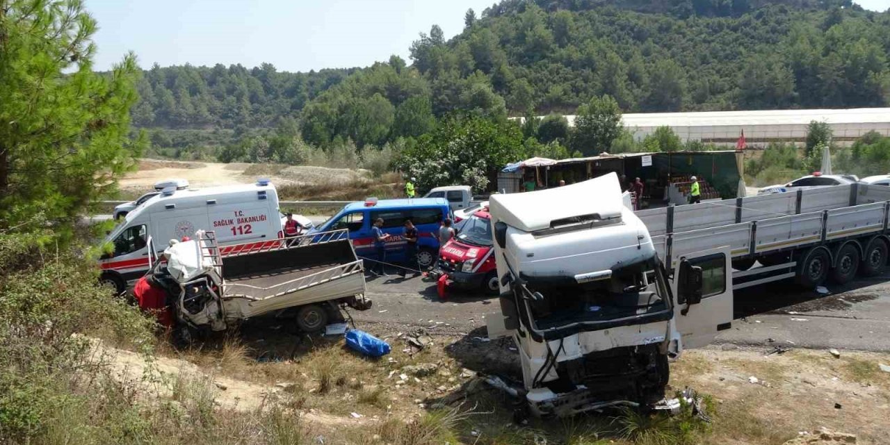 Antalya’da Feci Kaza: 2 Ölü