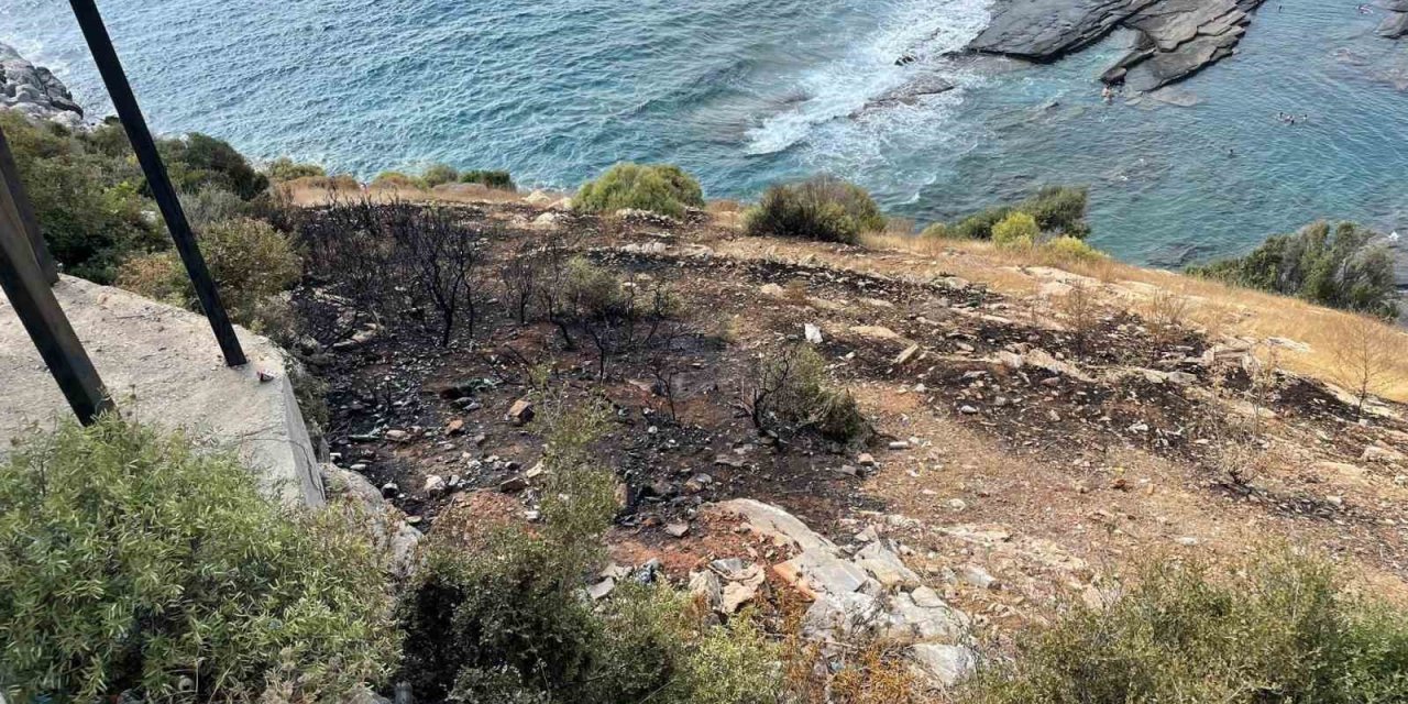 Antalya’da Otluk Alanda Çıkan Yangın Büyümeden Söndürüldü