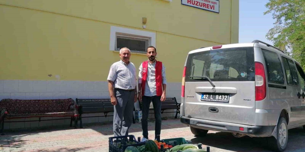 Gönüllü Öğrencilerin Yetiştirdiği Sebze Ve Meyveler İhtiyaç Sahiplerine Ulaştırıldı