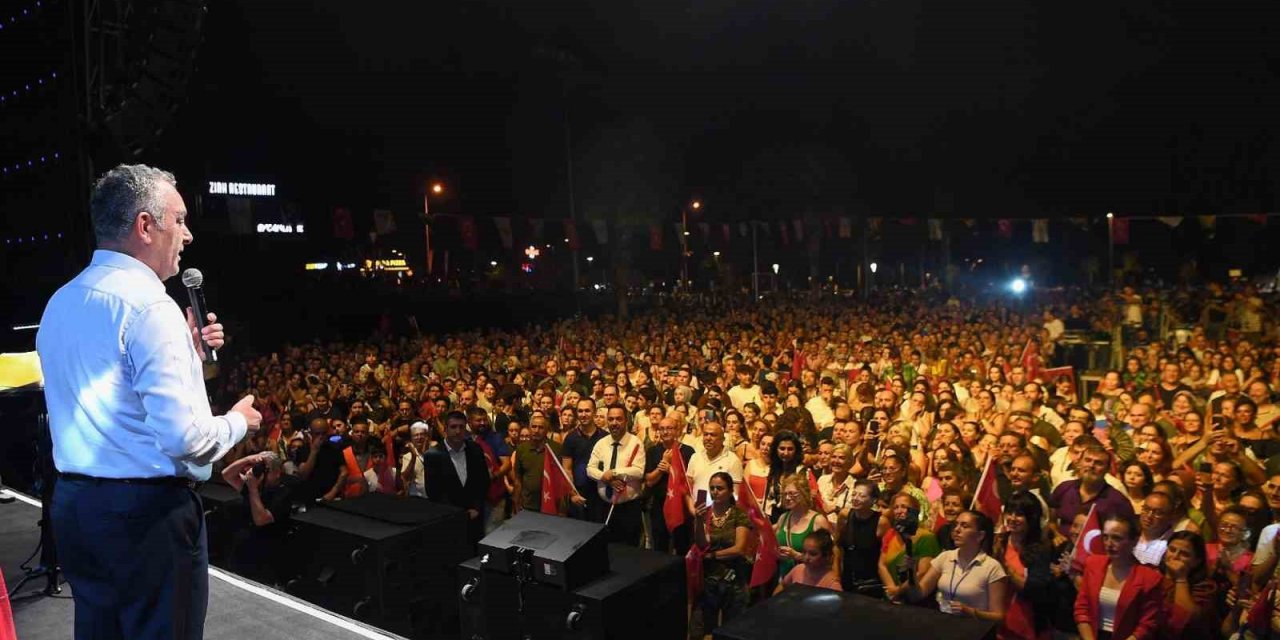Antalya’nın İlçelerinde Zafer Bayramı Coşkusu