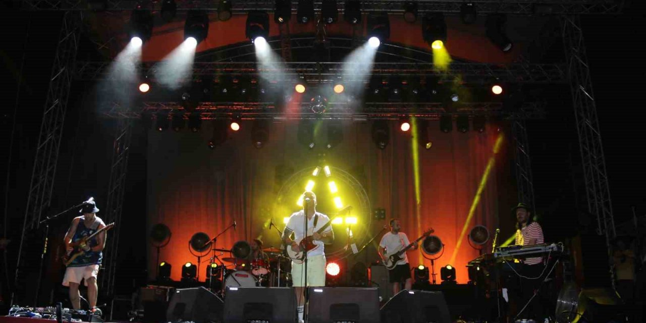 Athena Grubundan Antalya’da Zafer Bayramı Konseri