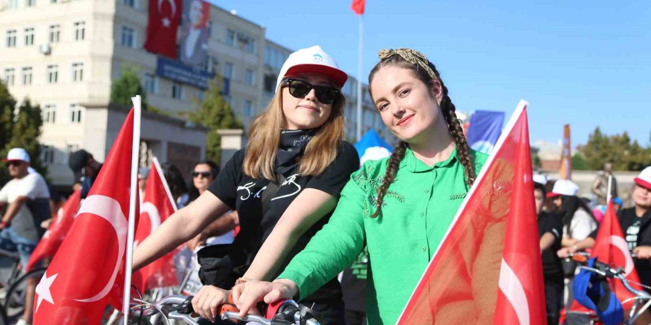 Büyükşehir Spor A.ş. Zafer Bayramı’na Özel Bisiklet Turu Düzenledi