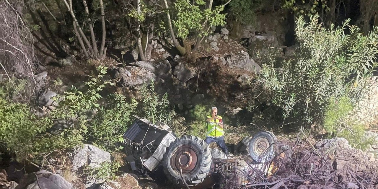 Traktör Uçuruma Yuvarlandı: 1 Ölü, 1 Yaralı