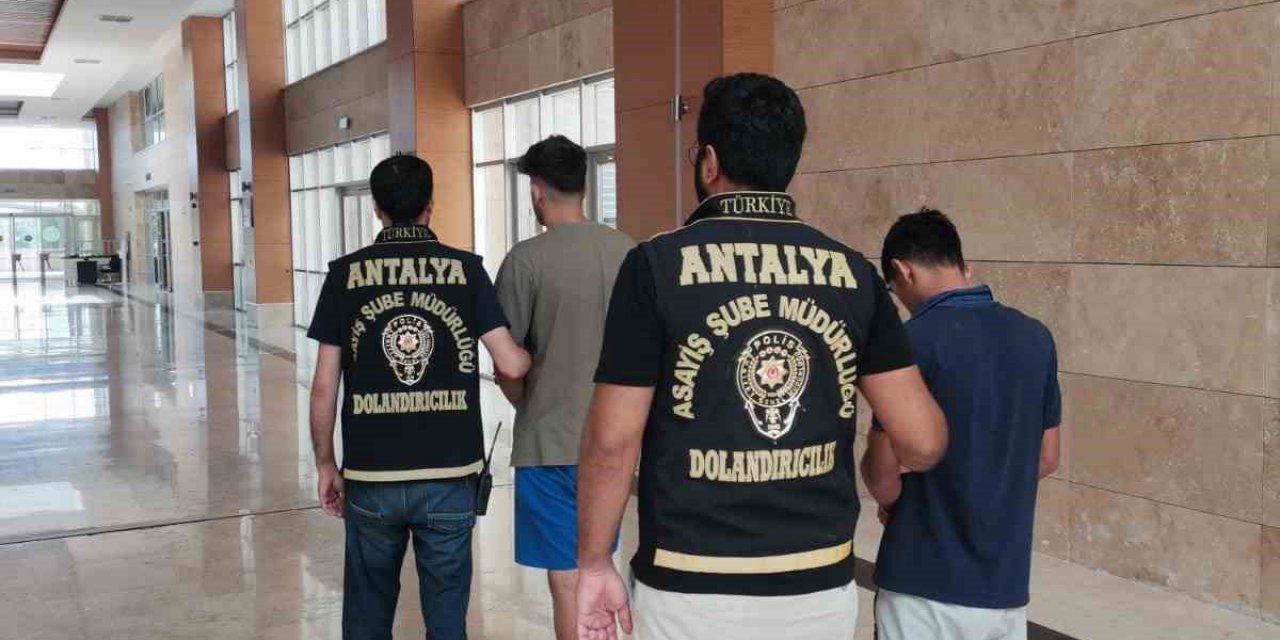 Antalya’da Kendisini Polis Olarak Tanıtıp 1 Milyon 600 Bin Liralık Vurguna 6 Gözaltı