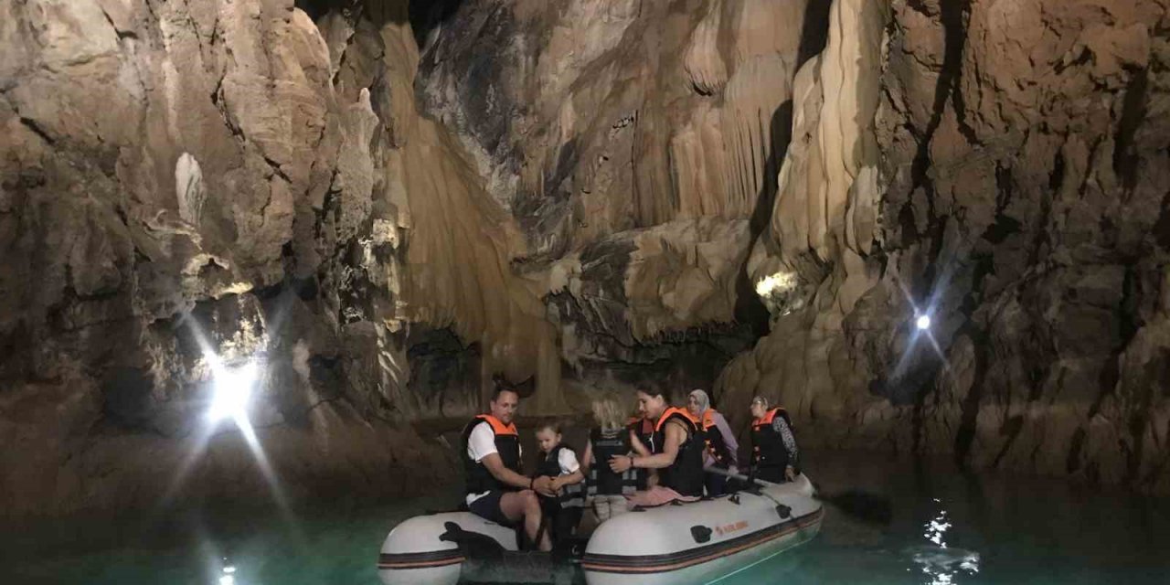 Altınbeşik Mağarası Son Yılların En Yüksek Rekorunu Yakaladı