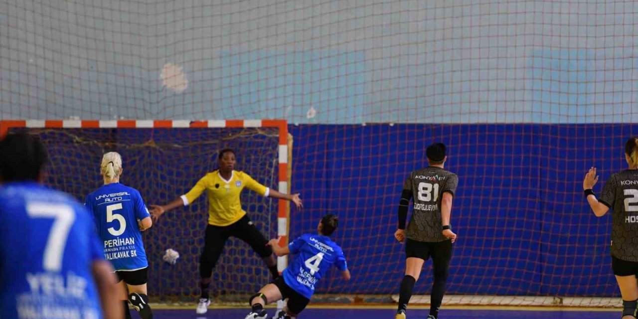 Konyaaltı Belediye Sk Kadın Hentbol Takımı, Sezona Galibiyetle Başladı