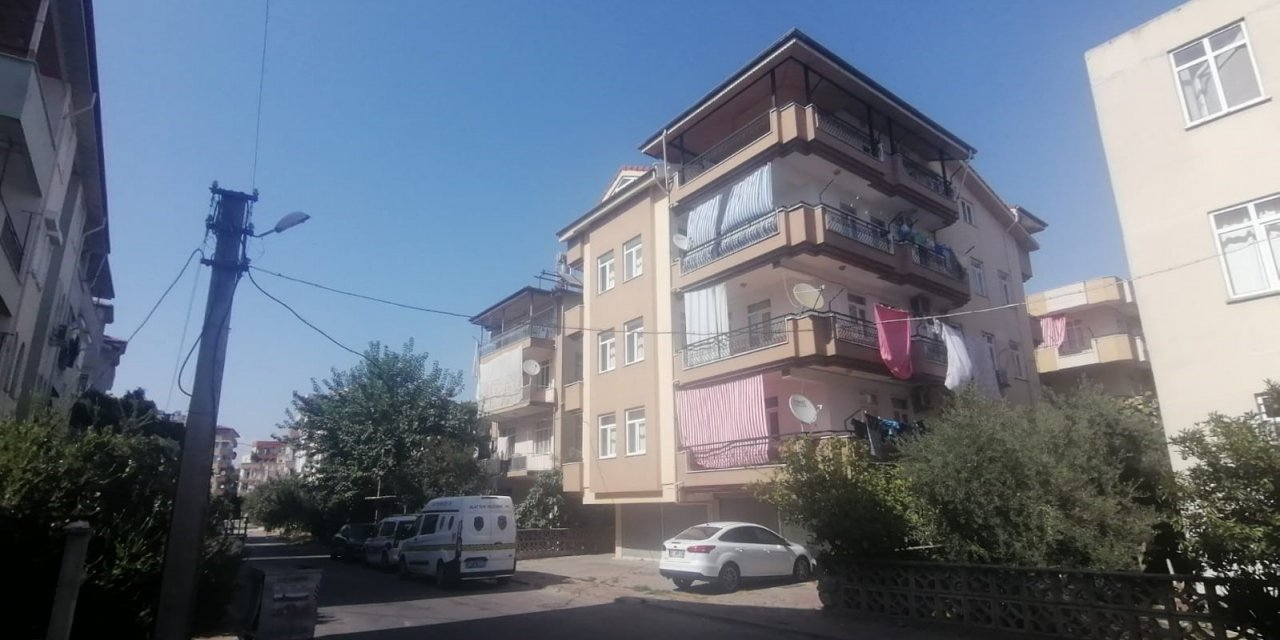 Antalya’da 3. Kattan Düşen Minik Metehan Hayatını Kaybetti