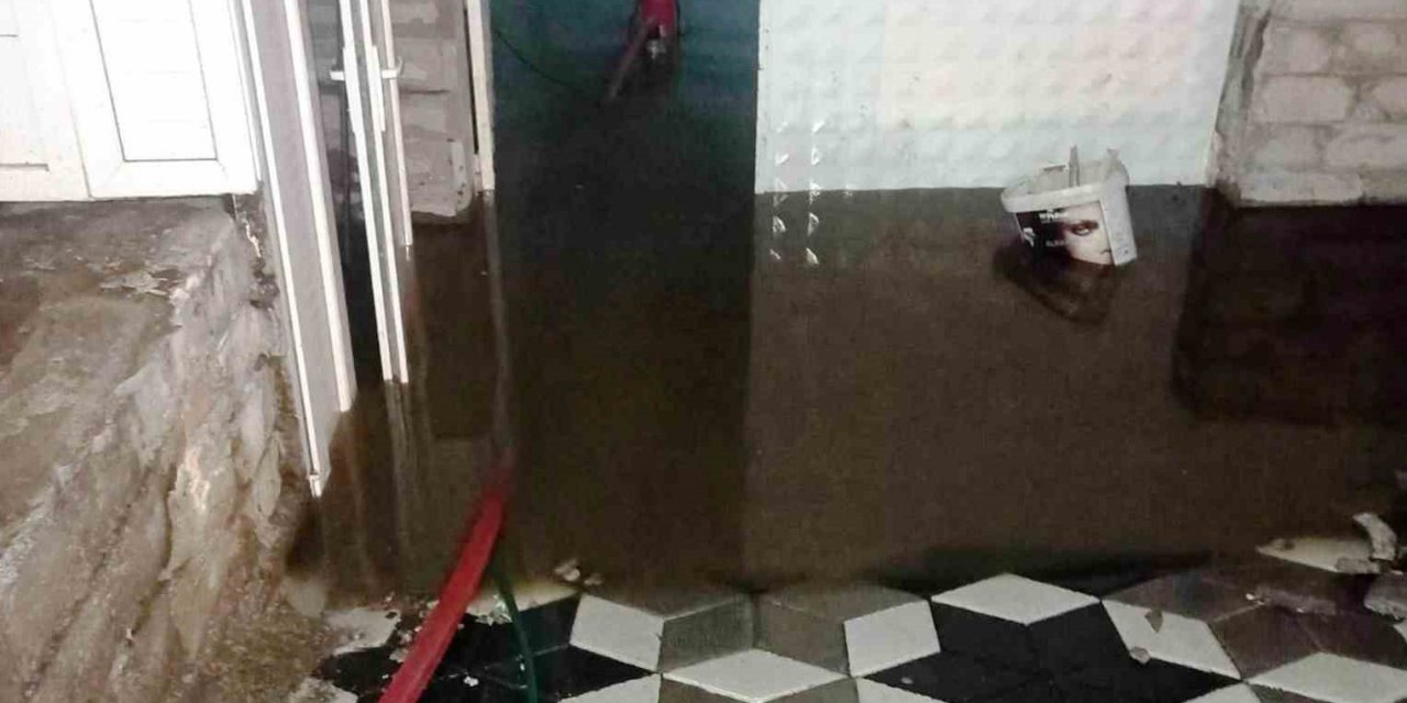 Konya’da Sağanak, Su Baskınlarına Neden Oldu