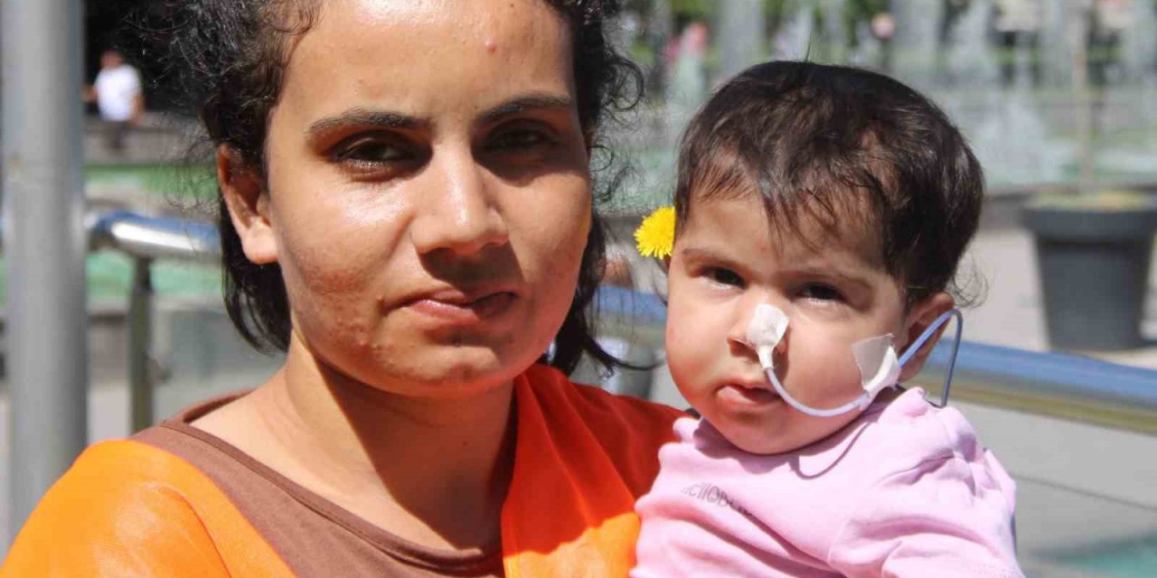 İkizi Depremde Hayatını Kaybeden Aybüke Bebeğin Yaşam Mücadelesi