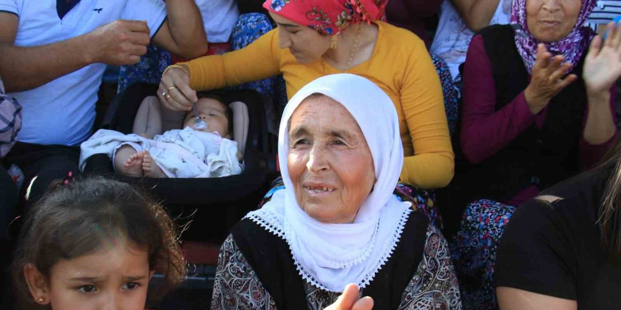 Bebeklisi, Bastonlusu, Çok Sayıda Kadın Maça Gelip Takımlarına Destek Verdi