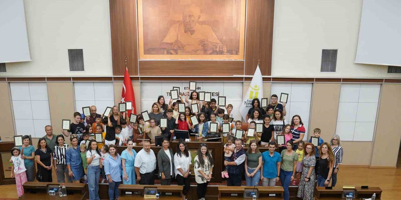 Minik İzcilere Katılım Belgeleri Verildi