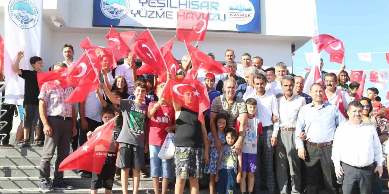 Büyükşehir’in Yeşilhisar Yüzme Havuzu’na Yoğun İlgi