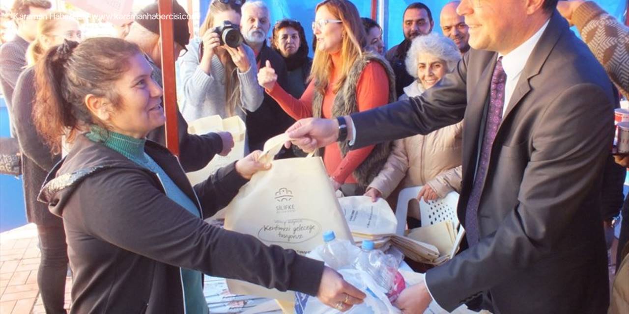 Mersin'de Pet Şişeyi Getirene Bez Torba Kampanyası