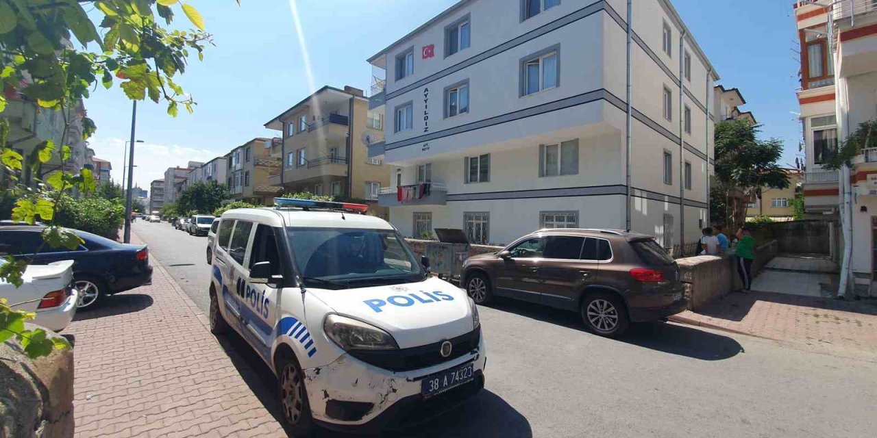 90 Yaşındaki Kadın Evinde Ölü Bulundu