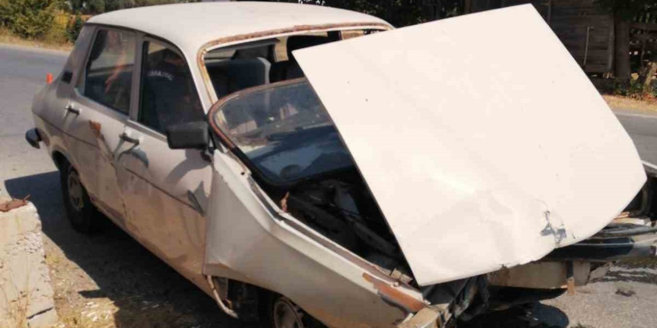 Otomobil Duvara Çarptı:1 Yaralı