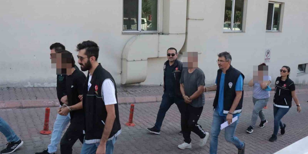 Narkotik Göz Açtırmıyor: 3 Gözaltı