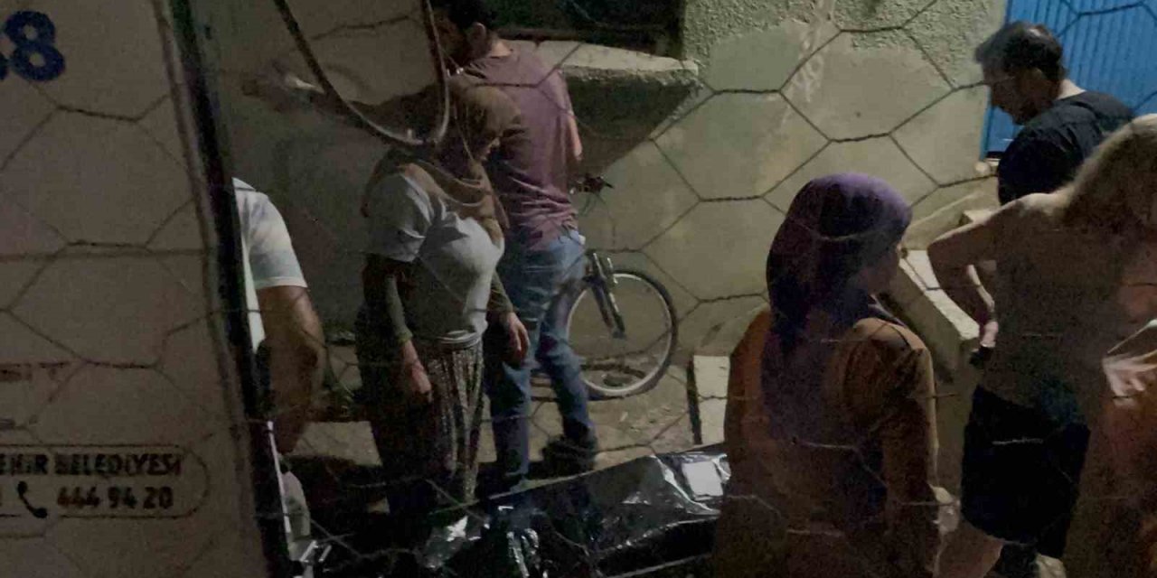 65 Yaşındaki Kadın Evinde Ölü Bulundu