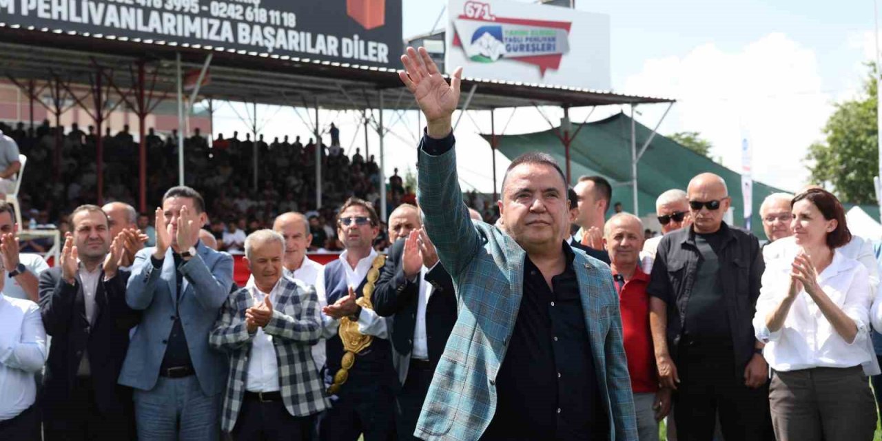 Başkan Böcek’ten Elmalı’ya Güreş Sahası Sözü