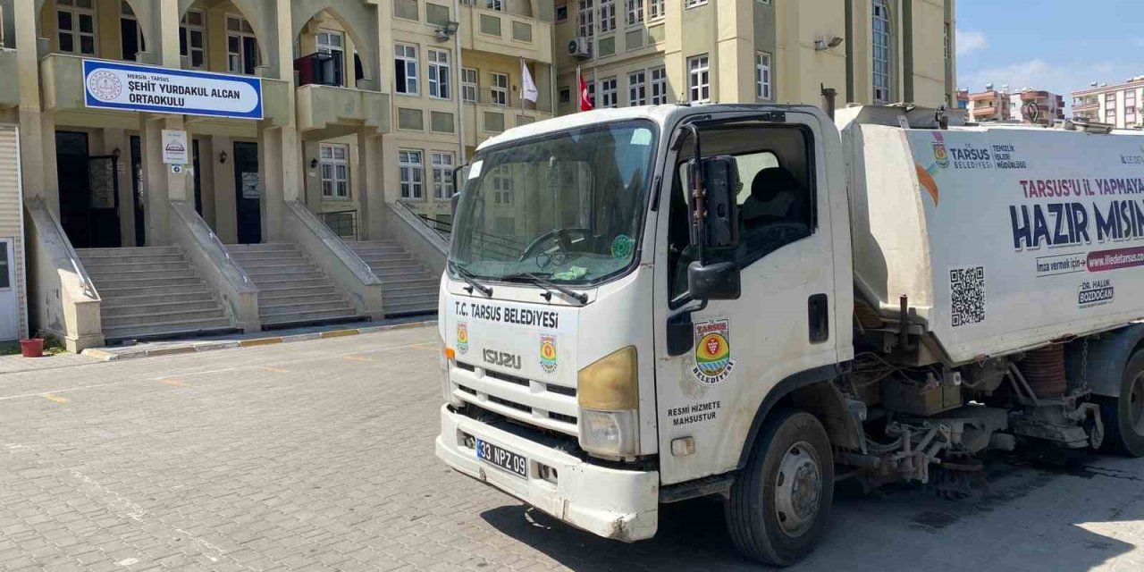 Tarsus’taki Okullarda Temizlik Ve Dezenfeksiyon Çalışması Yapıldı